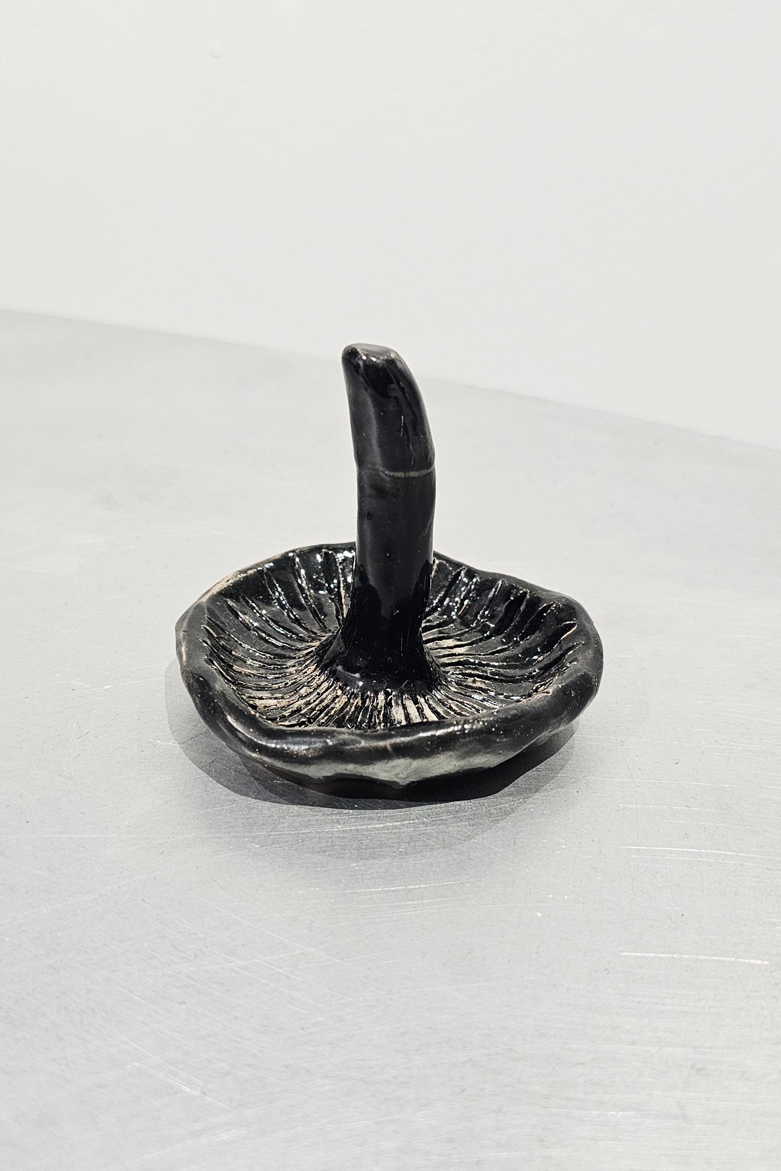 MUSHROOM RING HOLDER