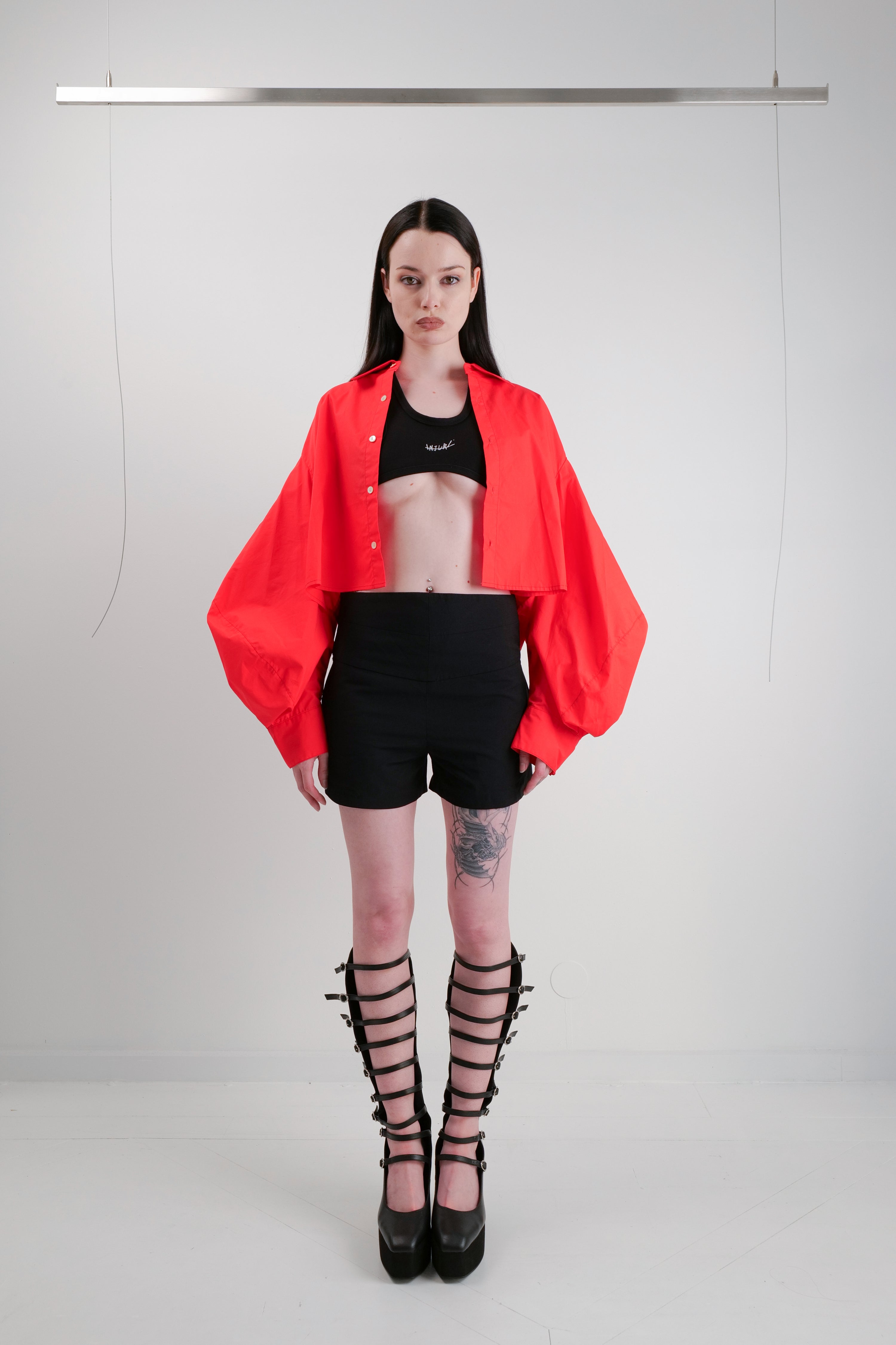 BLOB TAILORED CROPPED SHIRT