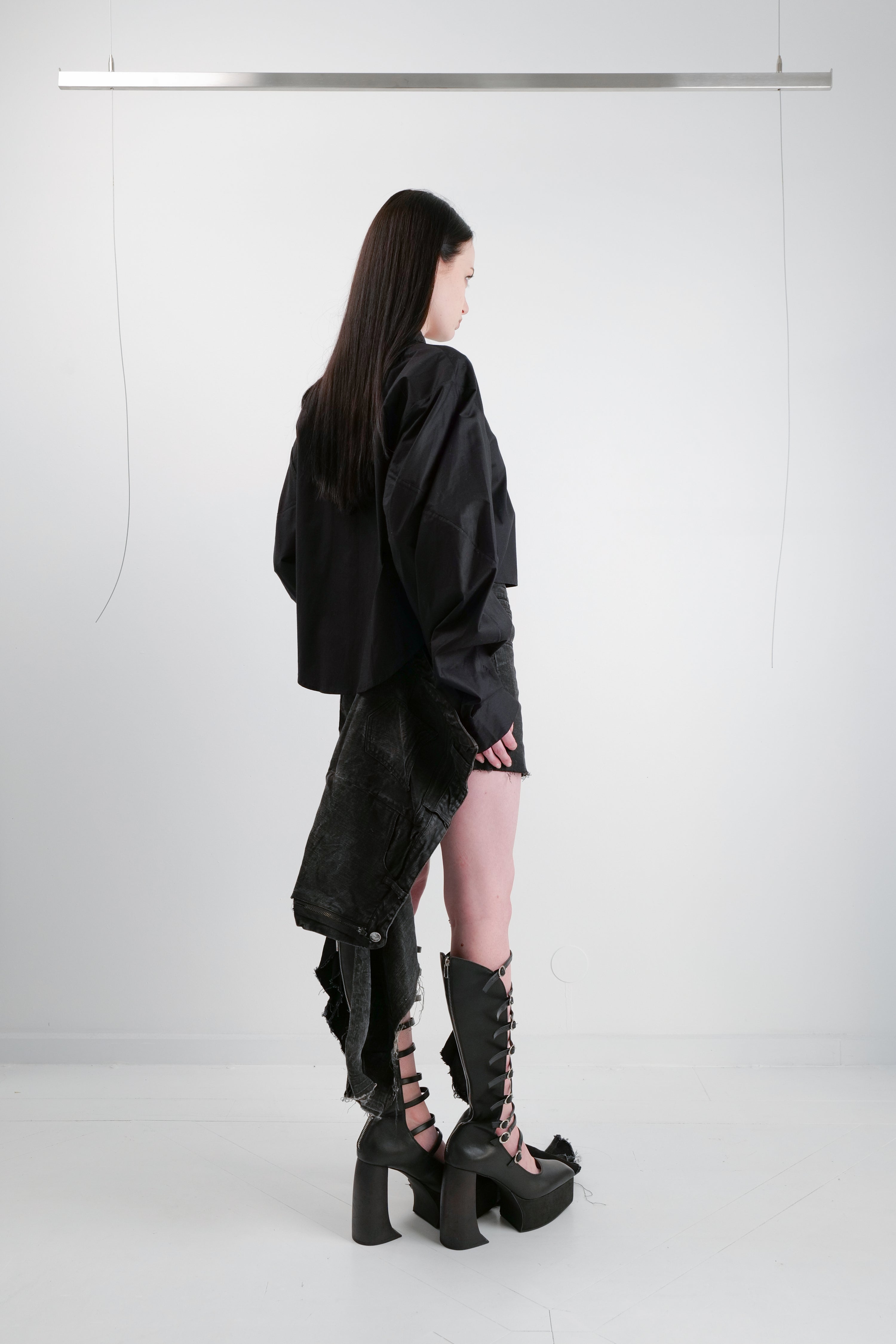 BLOB TAILORED CROPPED SHIRT