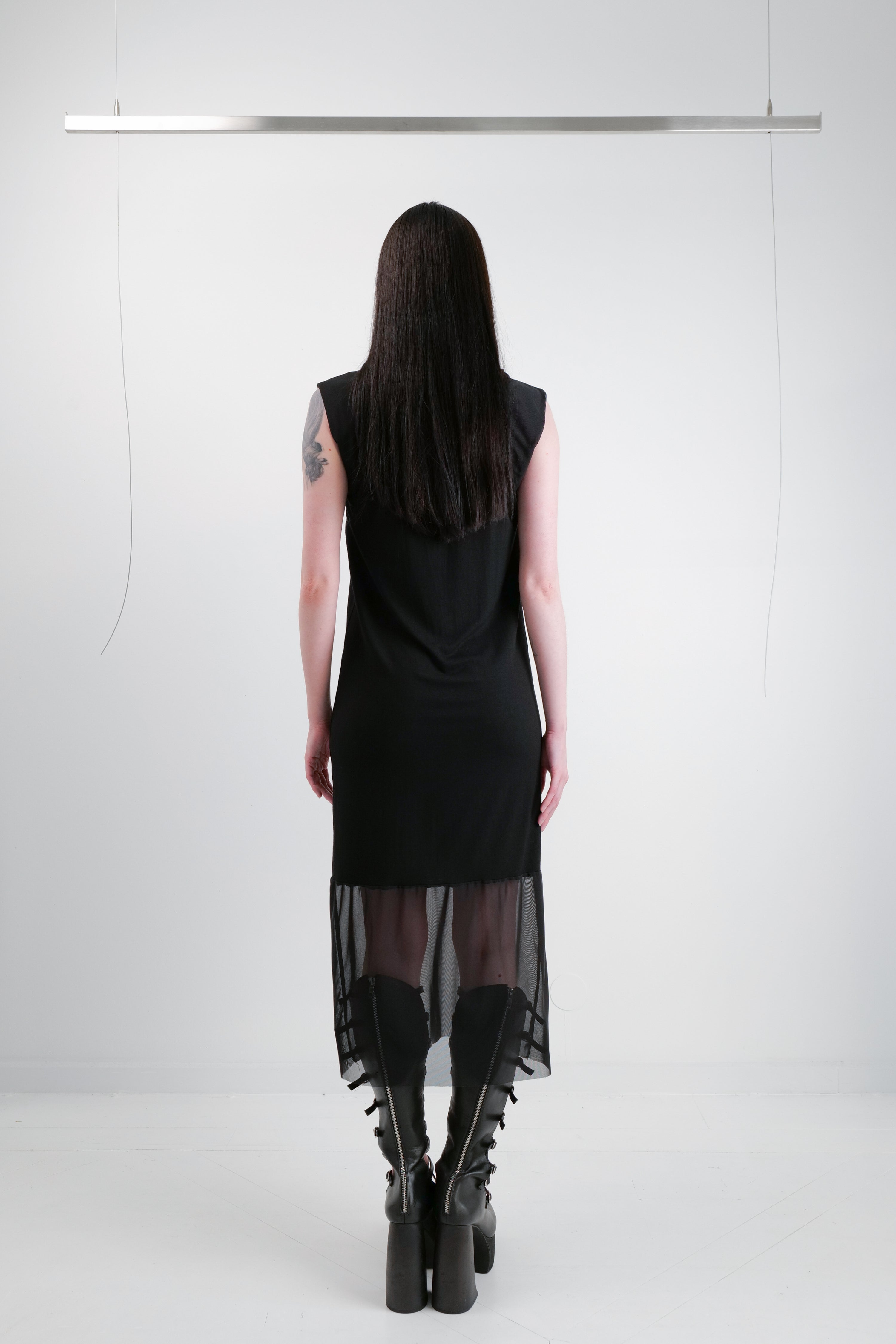 MESH JERSEY DRESS WITH A SCARFT DETAIL