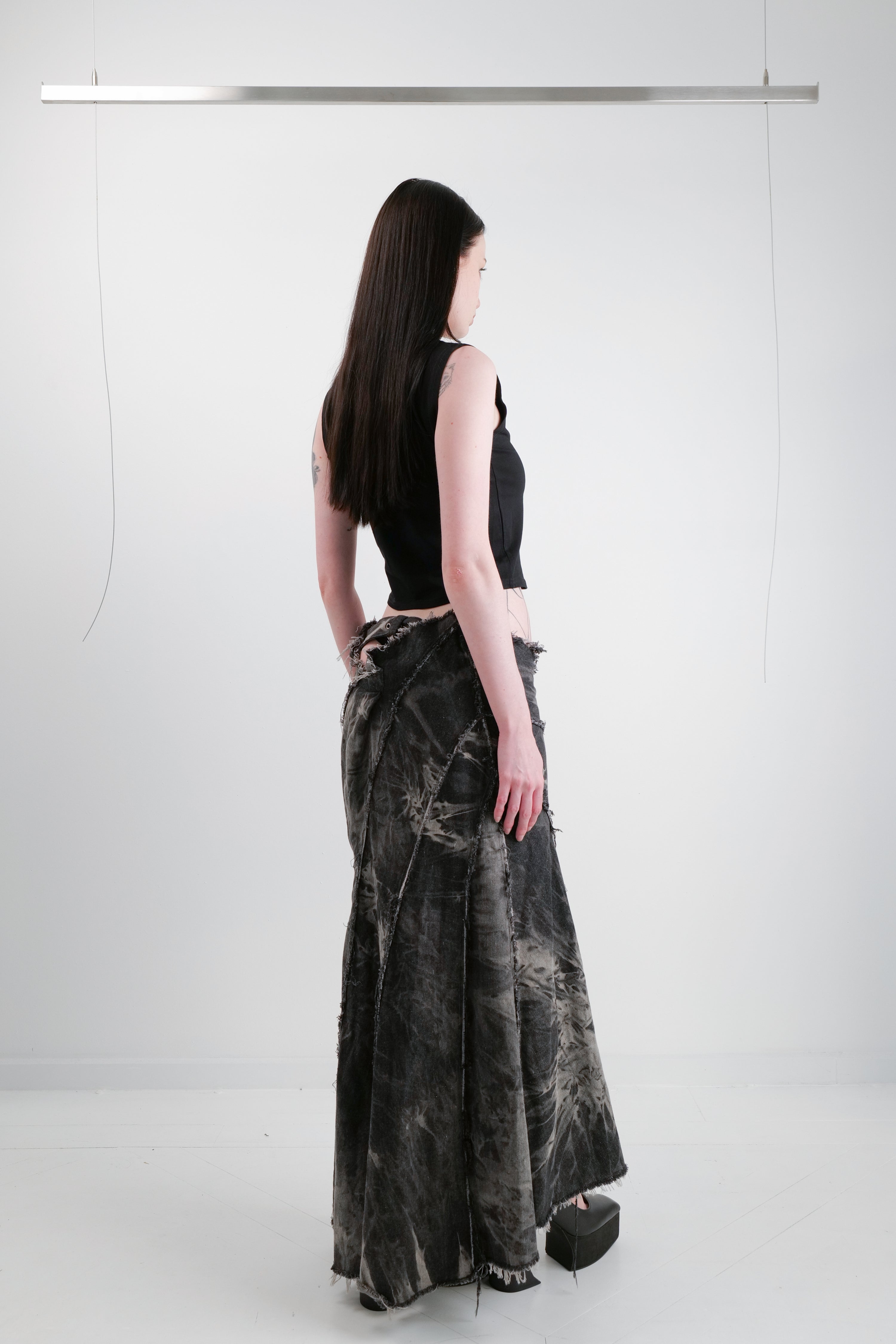 INJURY SIGI SLEEVELESS TOP