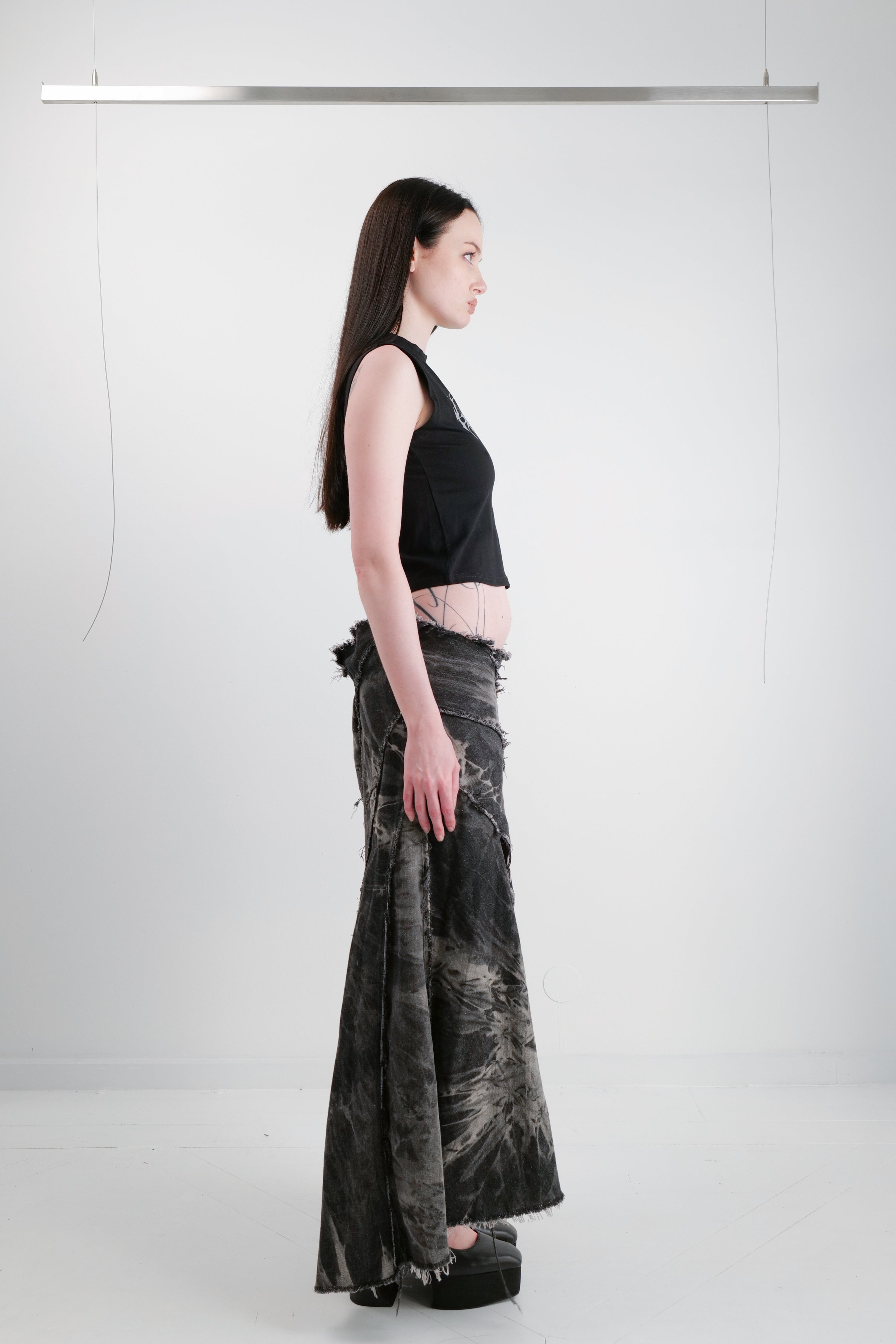 INJURY SIGI SLEEVELESS TOP