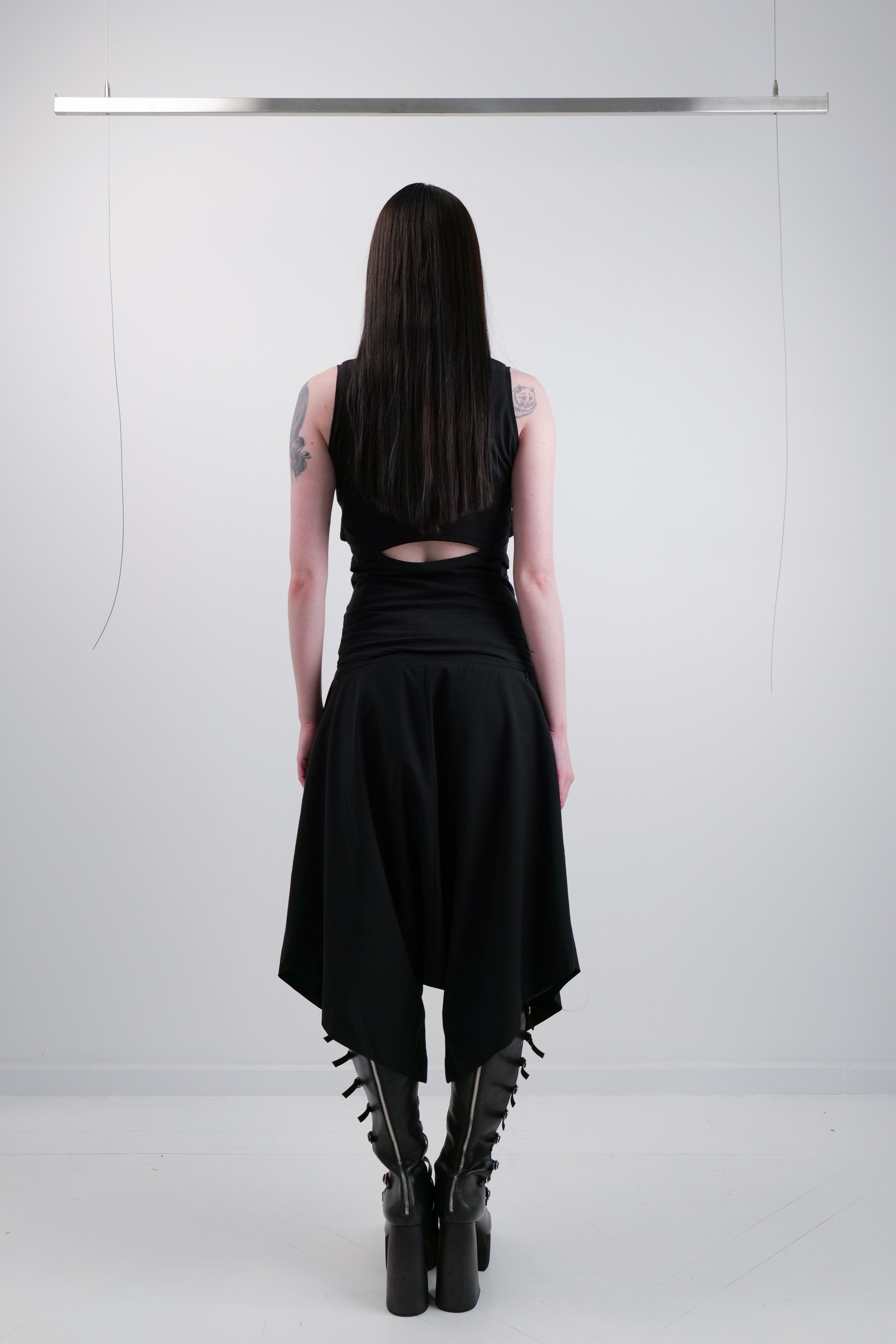 SLEEVELESS TOP WITH BUILT-IN LAYER