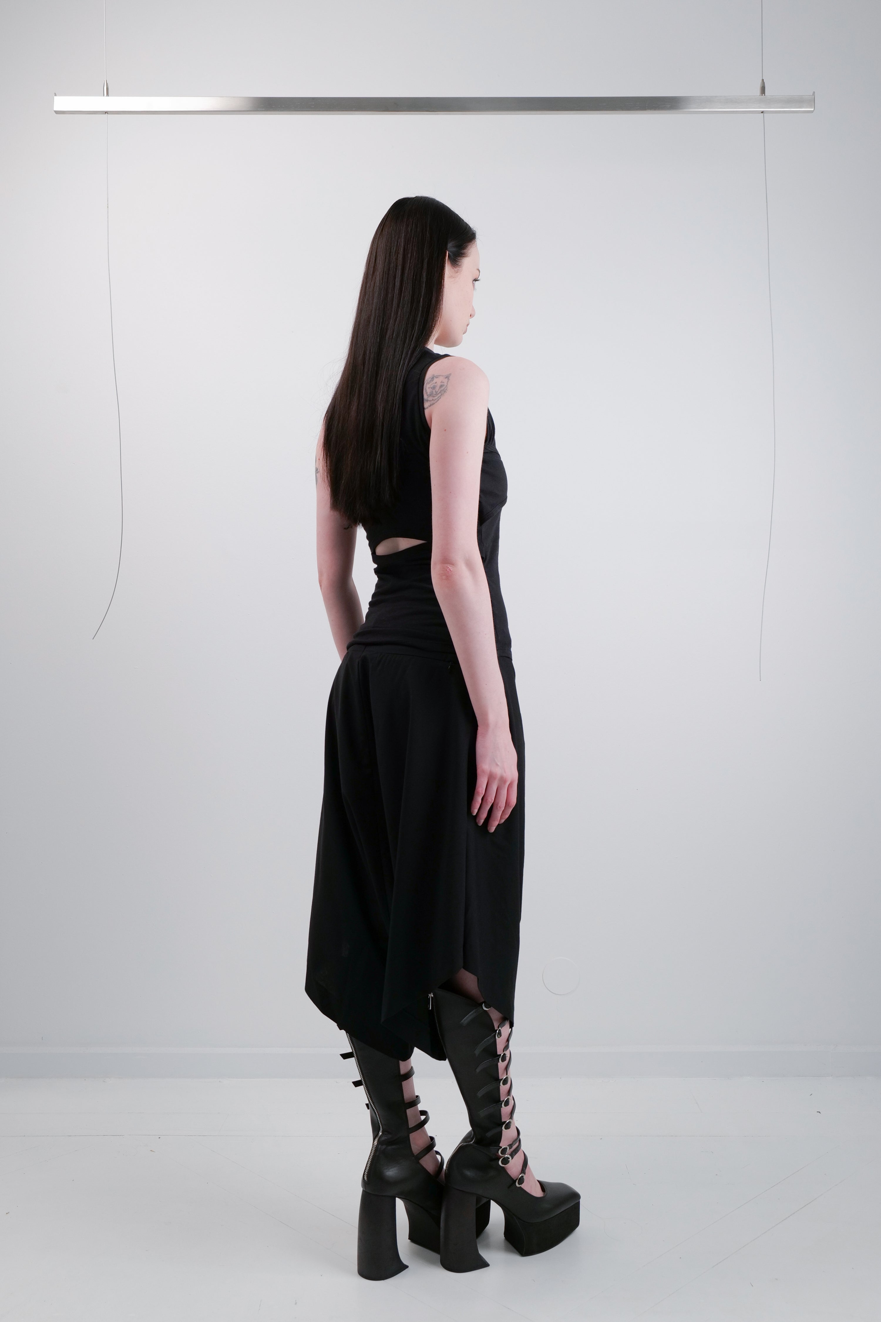 SLEEVELESS TOP WITH BUILT-IN LAYER