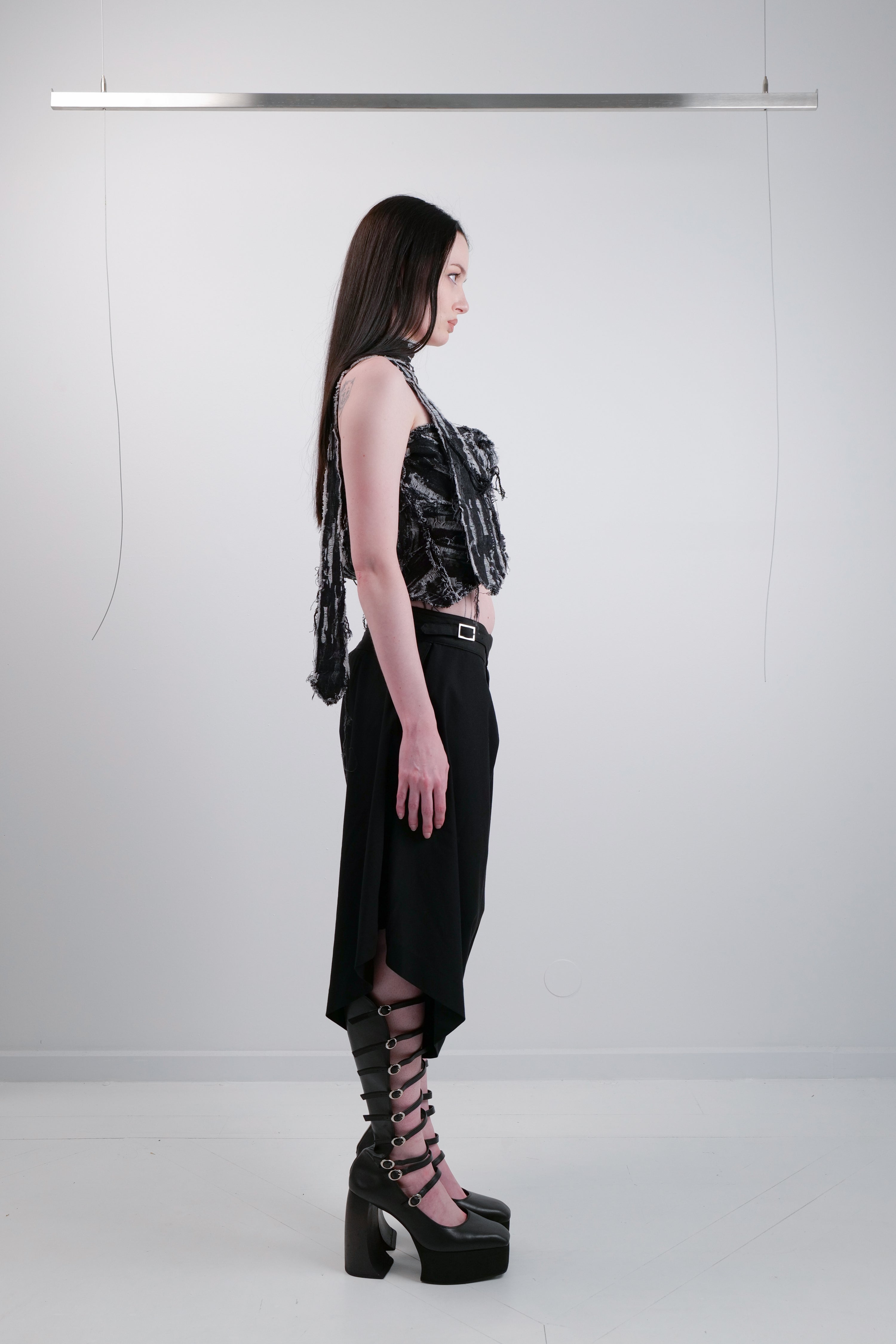 DISTRESSED DENIM TUBE TOP