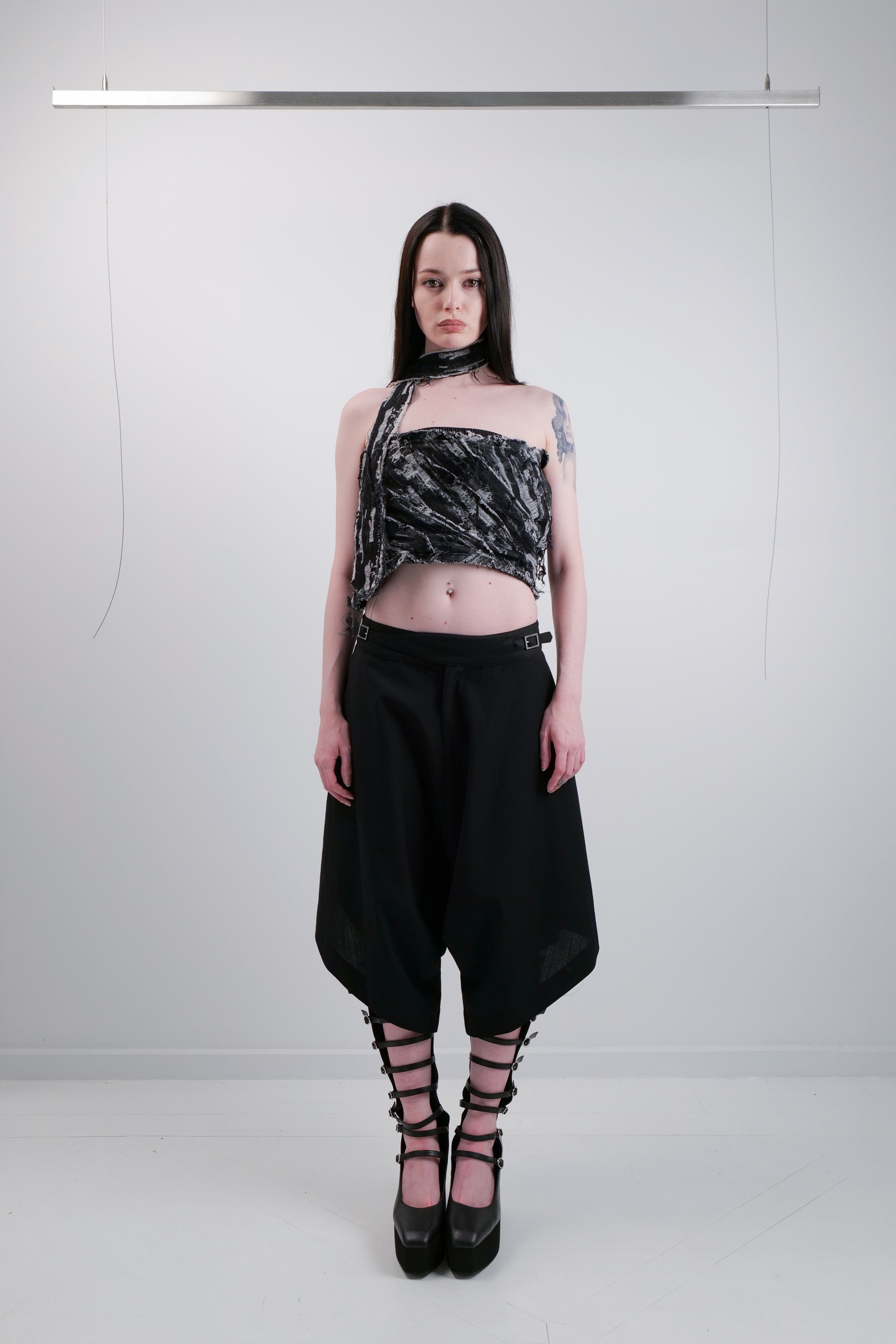 DISTRESSED DENIM TUBE TOP