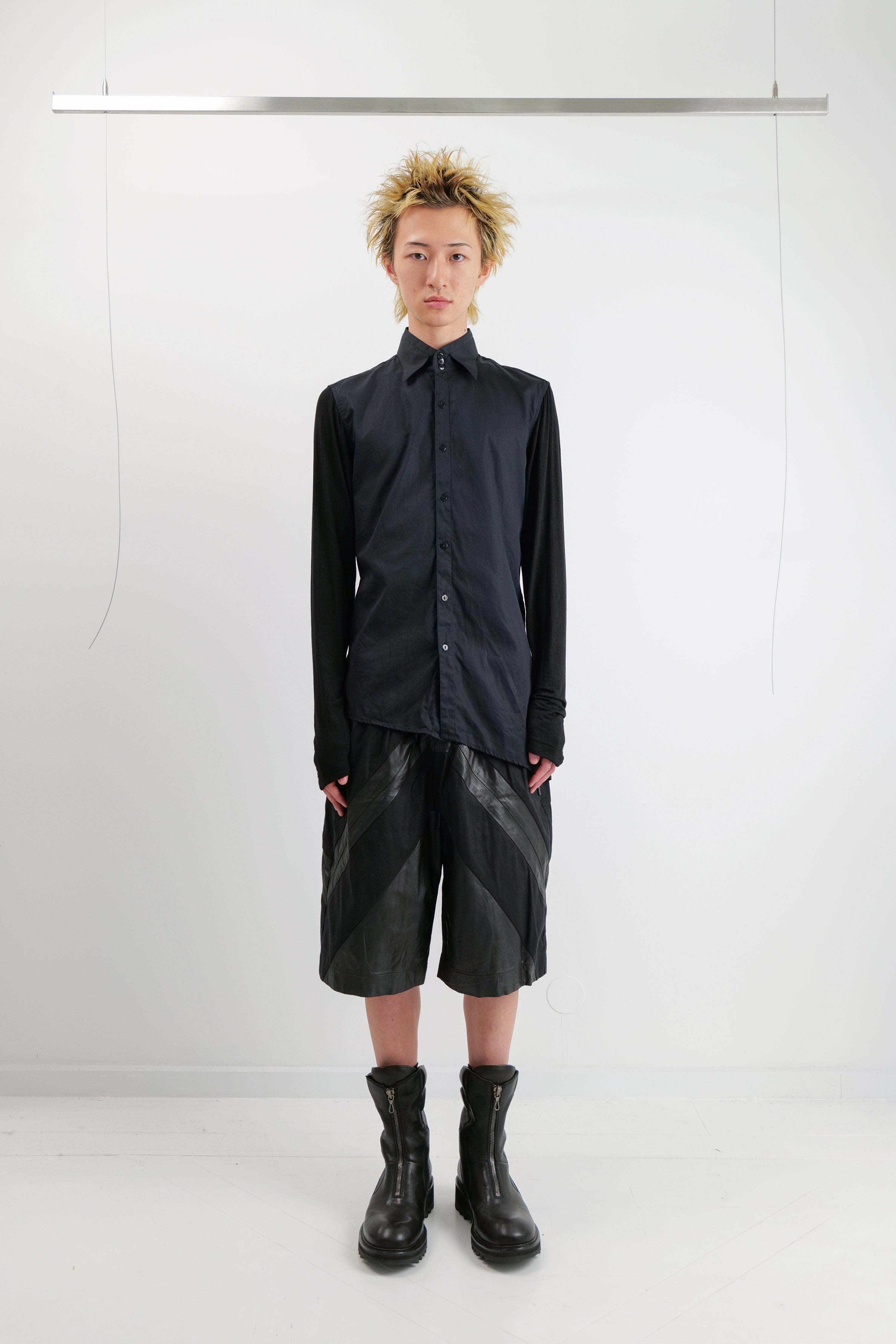 V WIDE LEATHER SHORTS