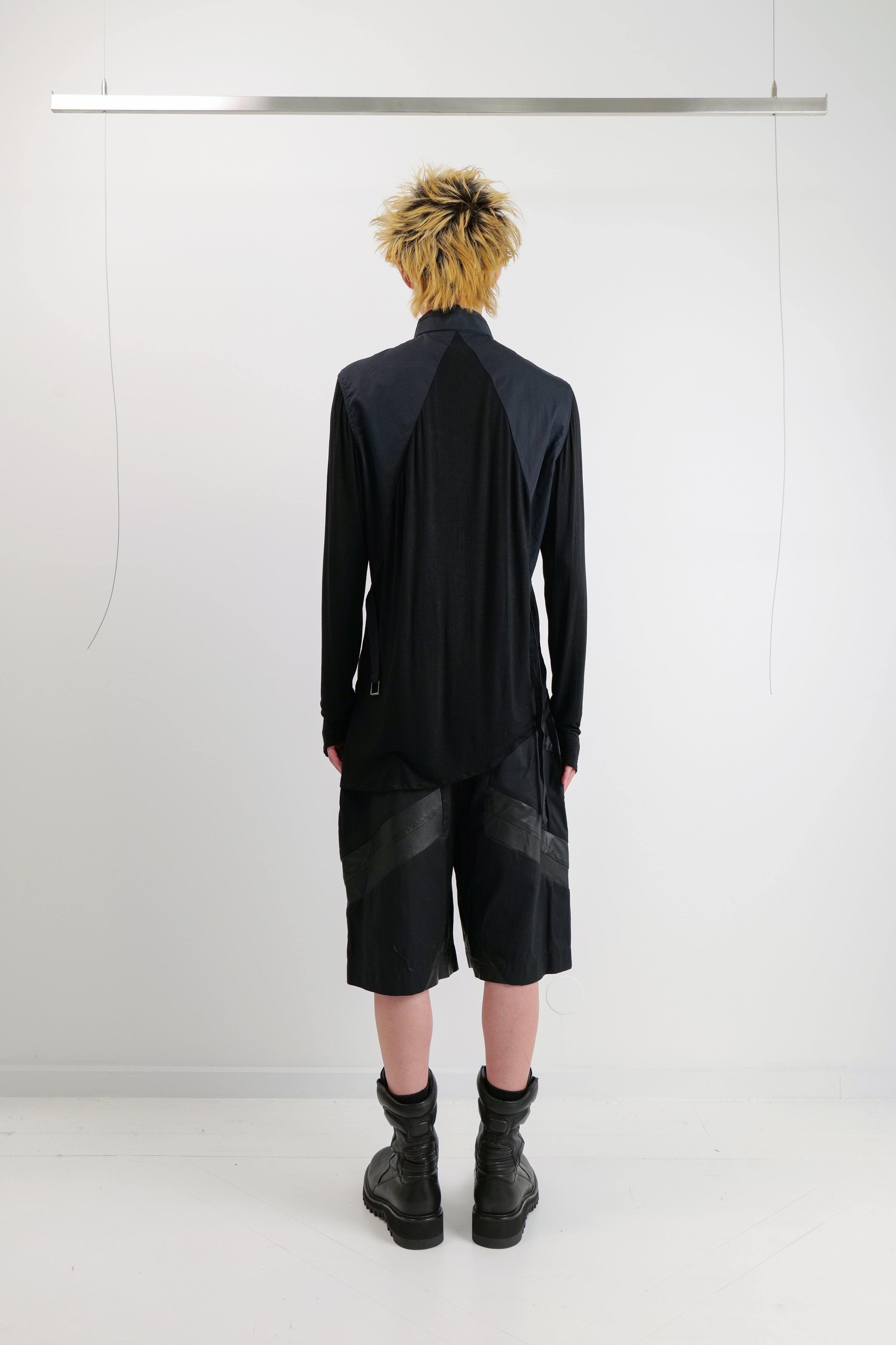 V WIDE LEATHER SHORTS