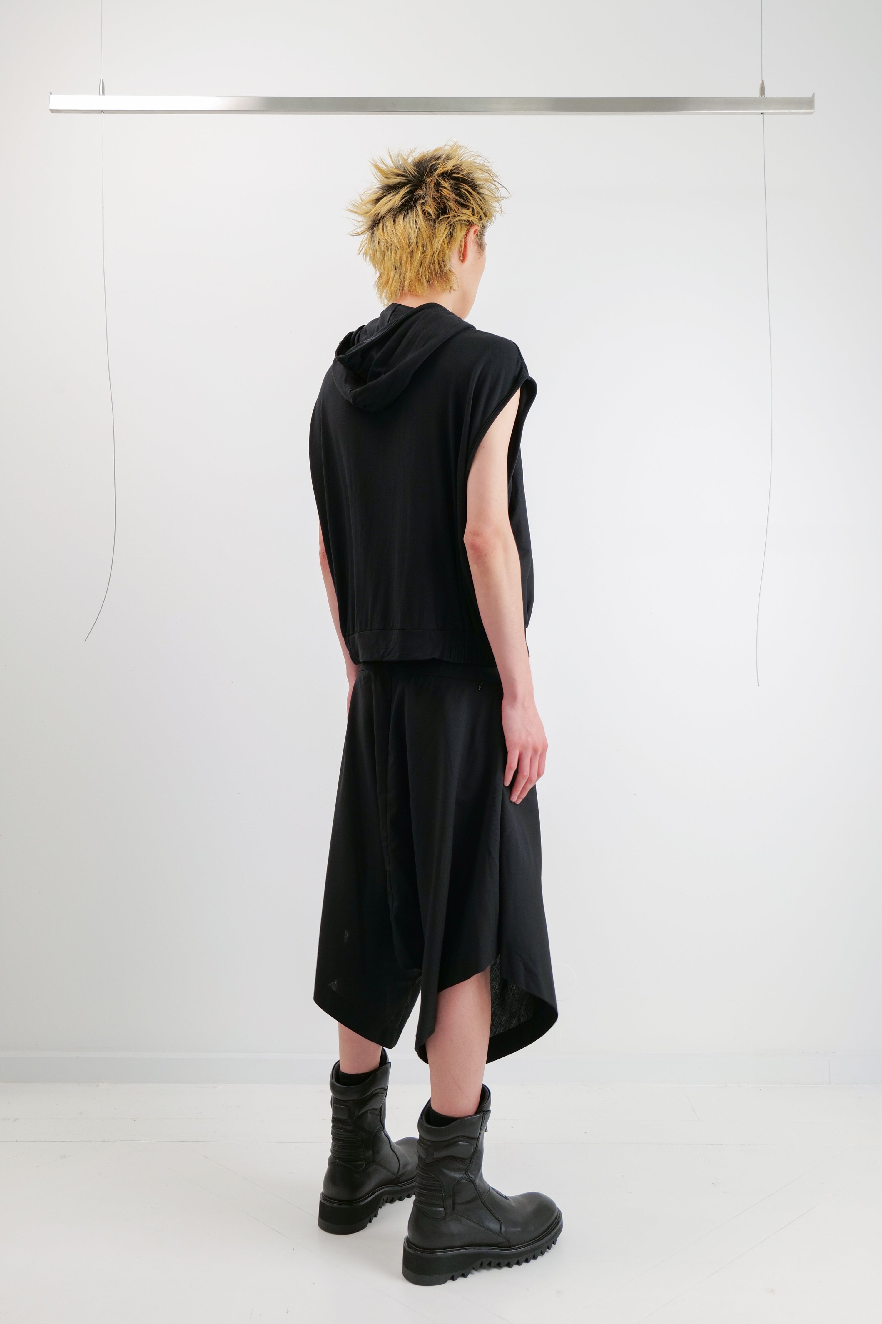 UNISEX ZIP SLEEVELESS HOODIE