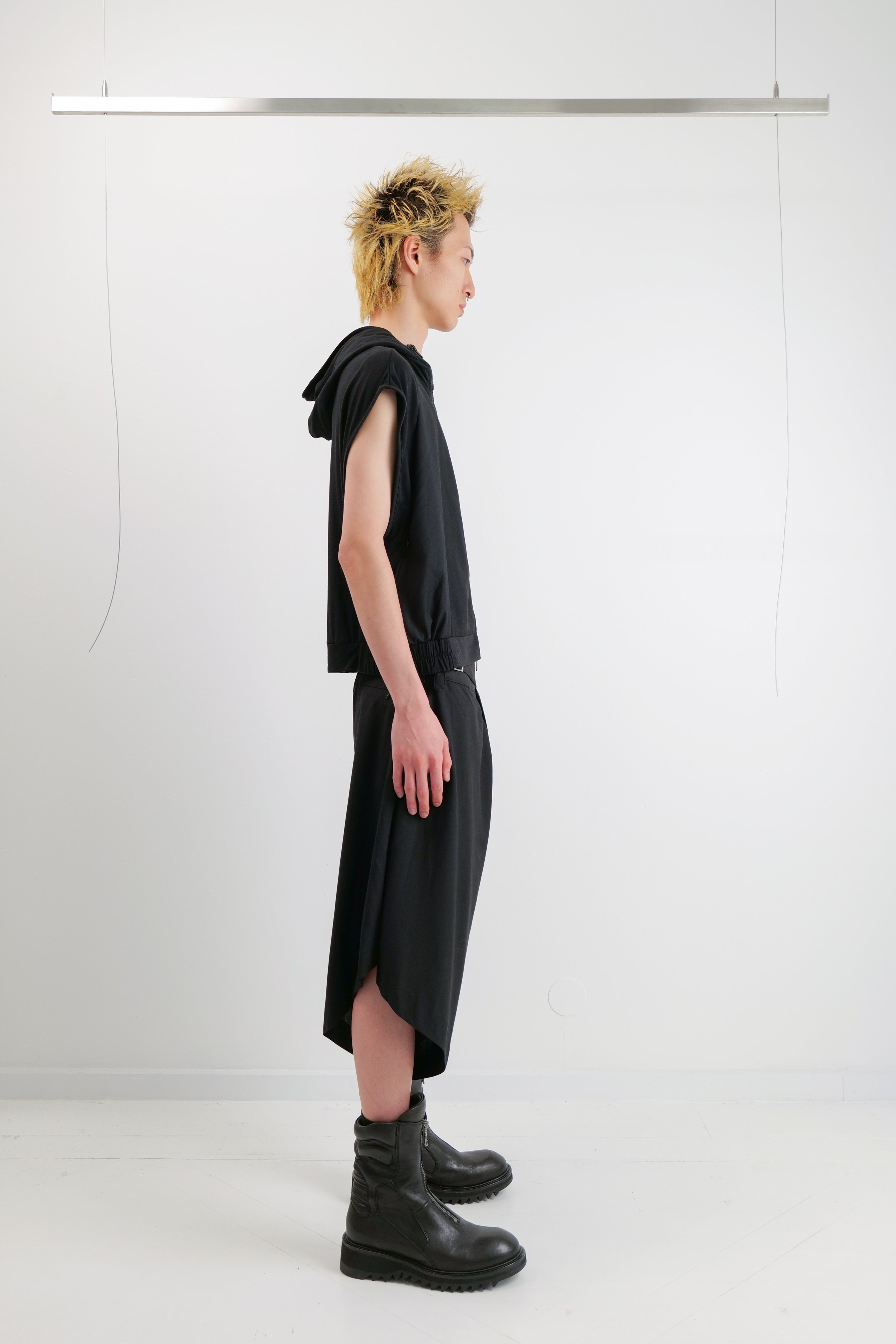 UNISEX ZIP SLEEVELESS HOODIE