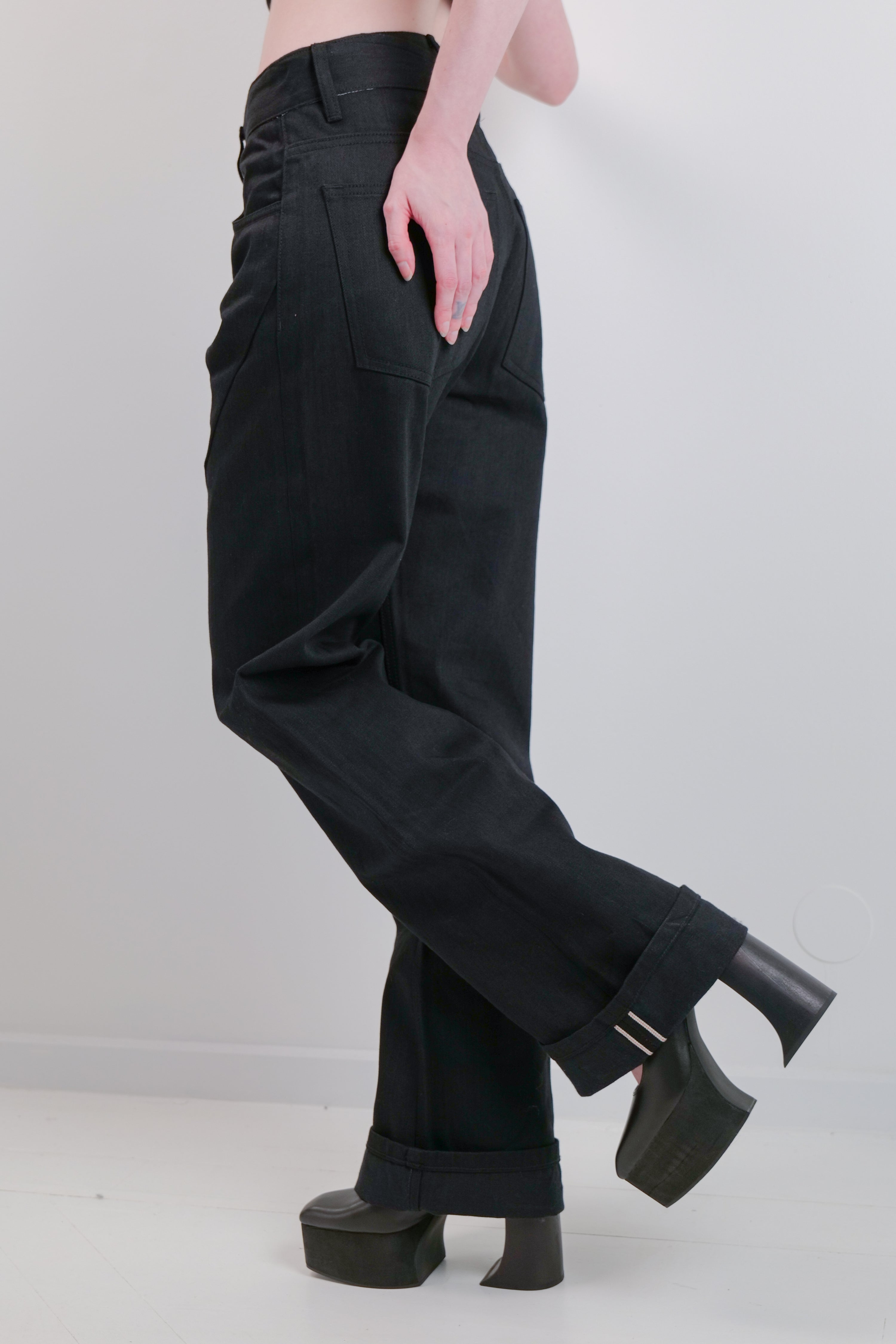 BLK - SELVEDGE JEANS