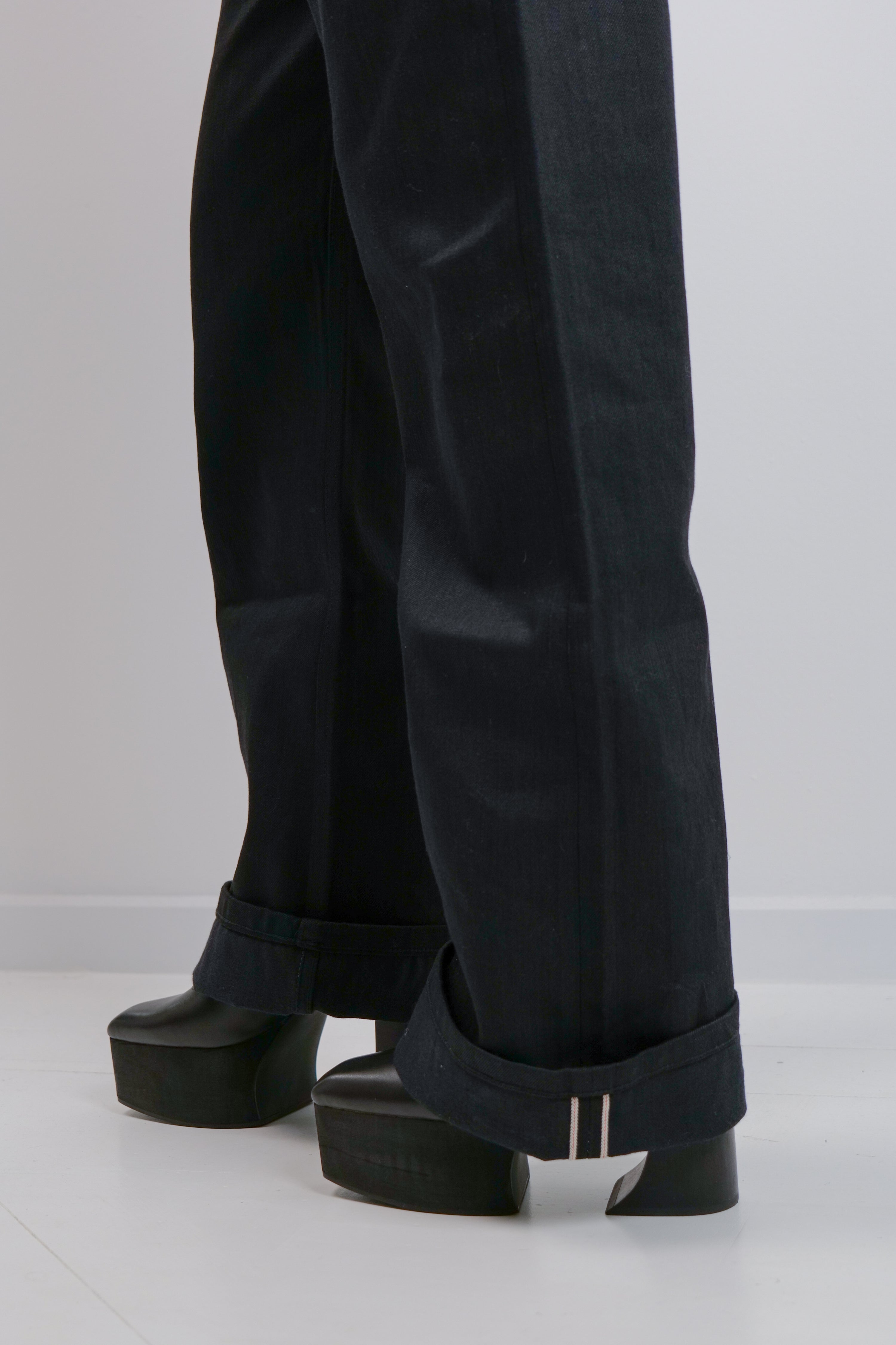 BLK - SELVEDGE JEANS