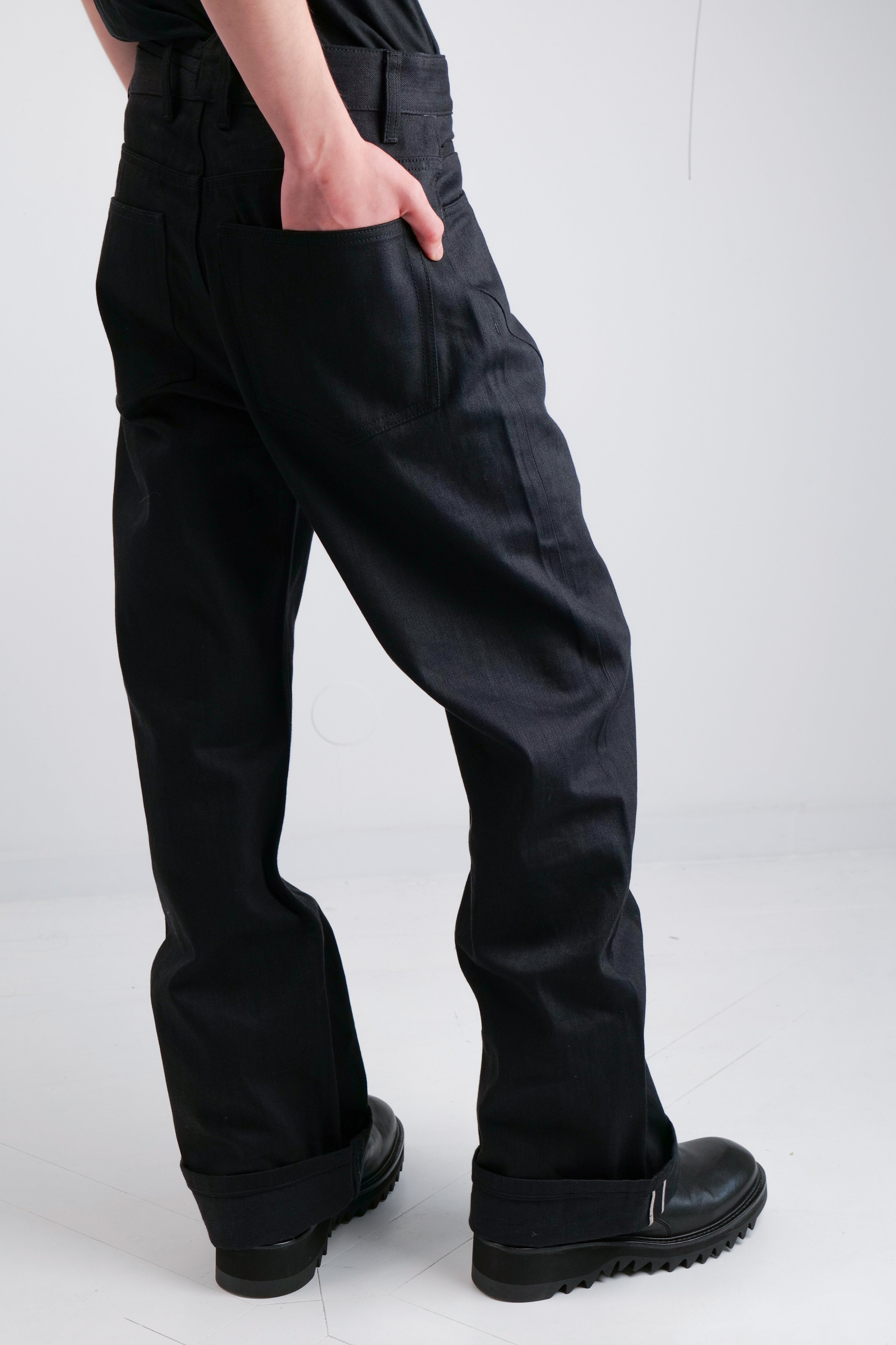 BLK - SELVEDGE JEANS