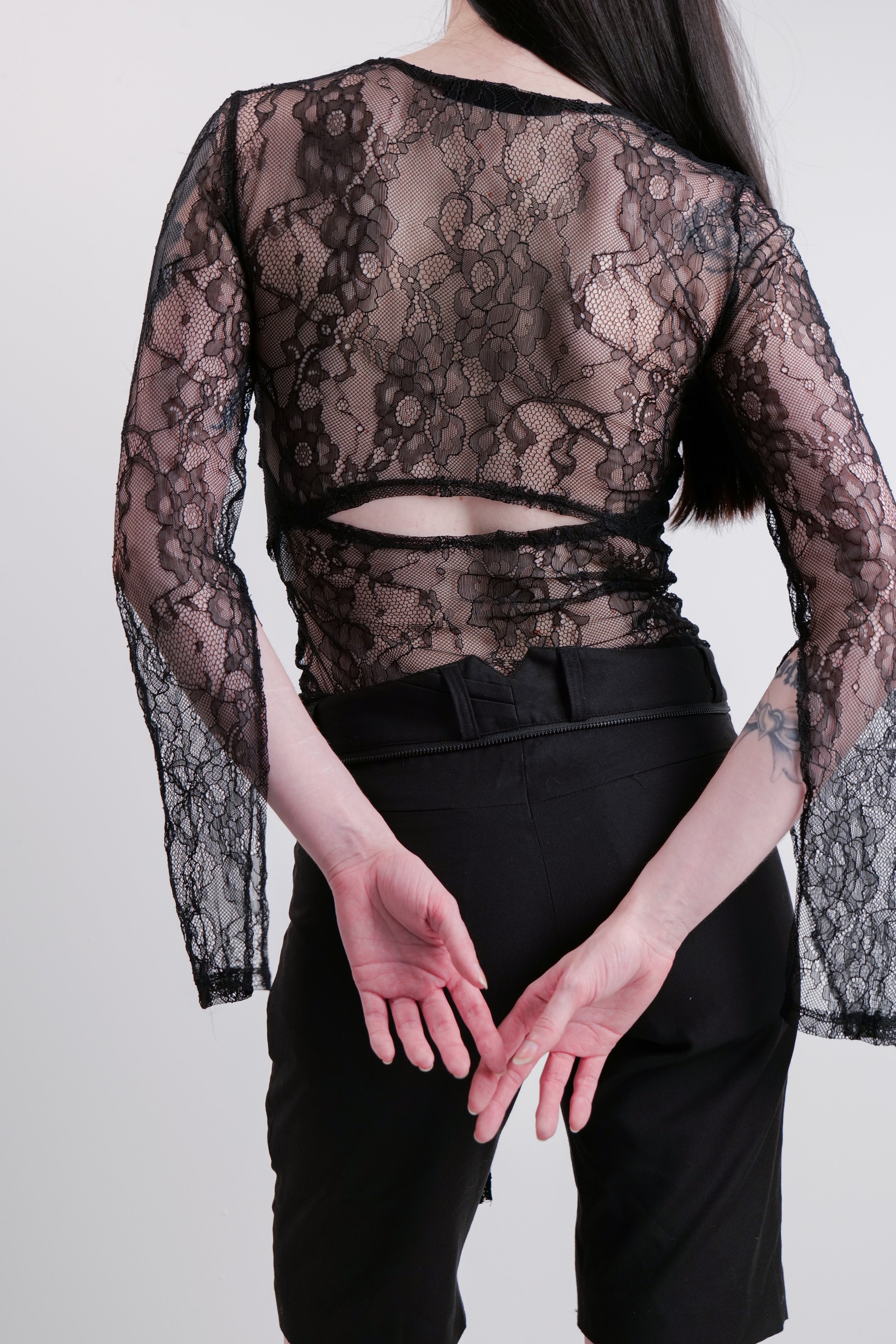 LACE MESH LONG SLEEVE TOP - BLACK