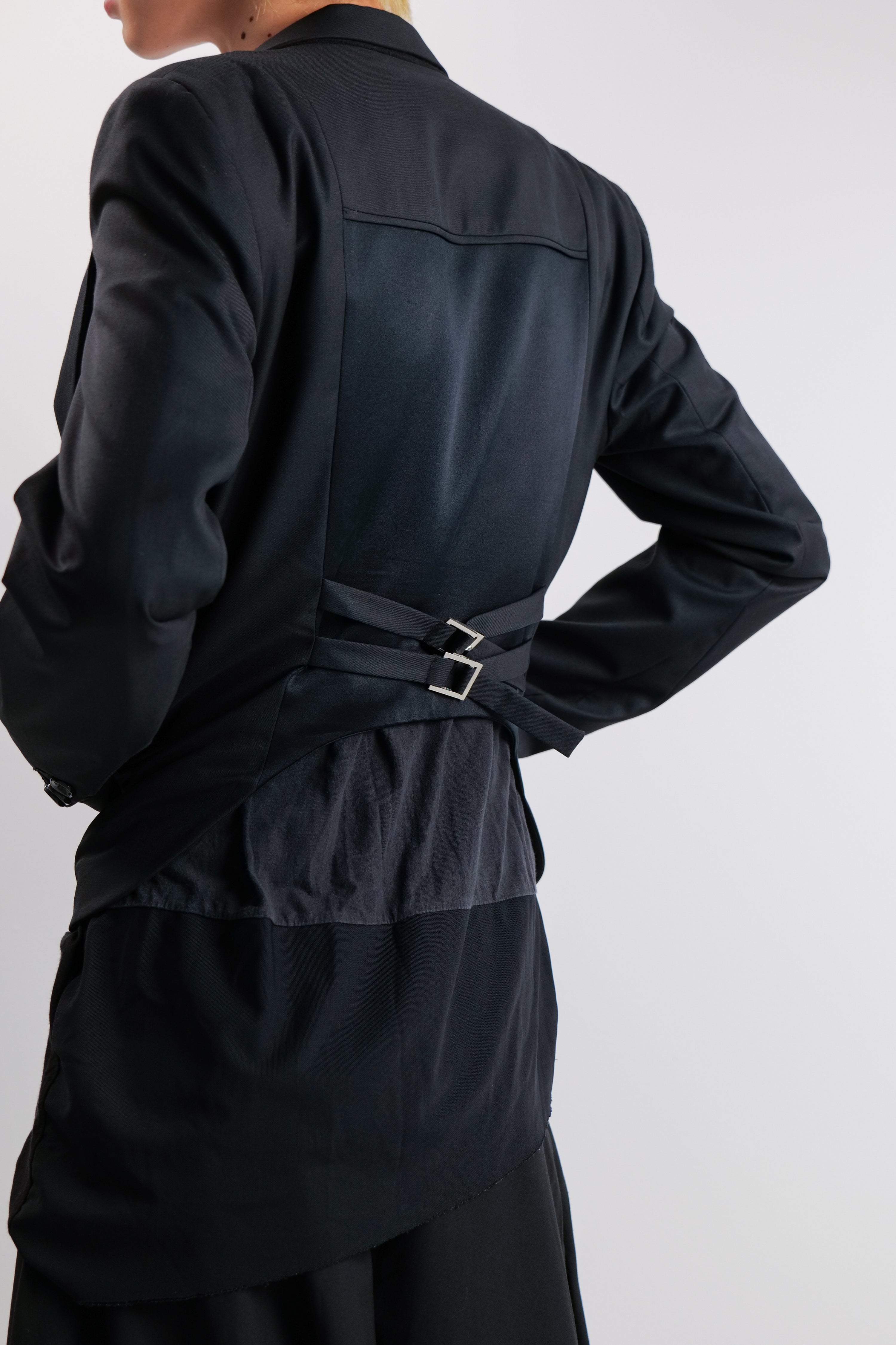 TAILORED FITTED BLAZER