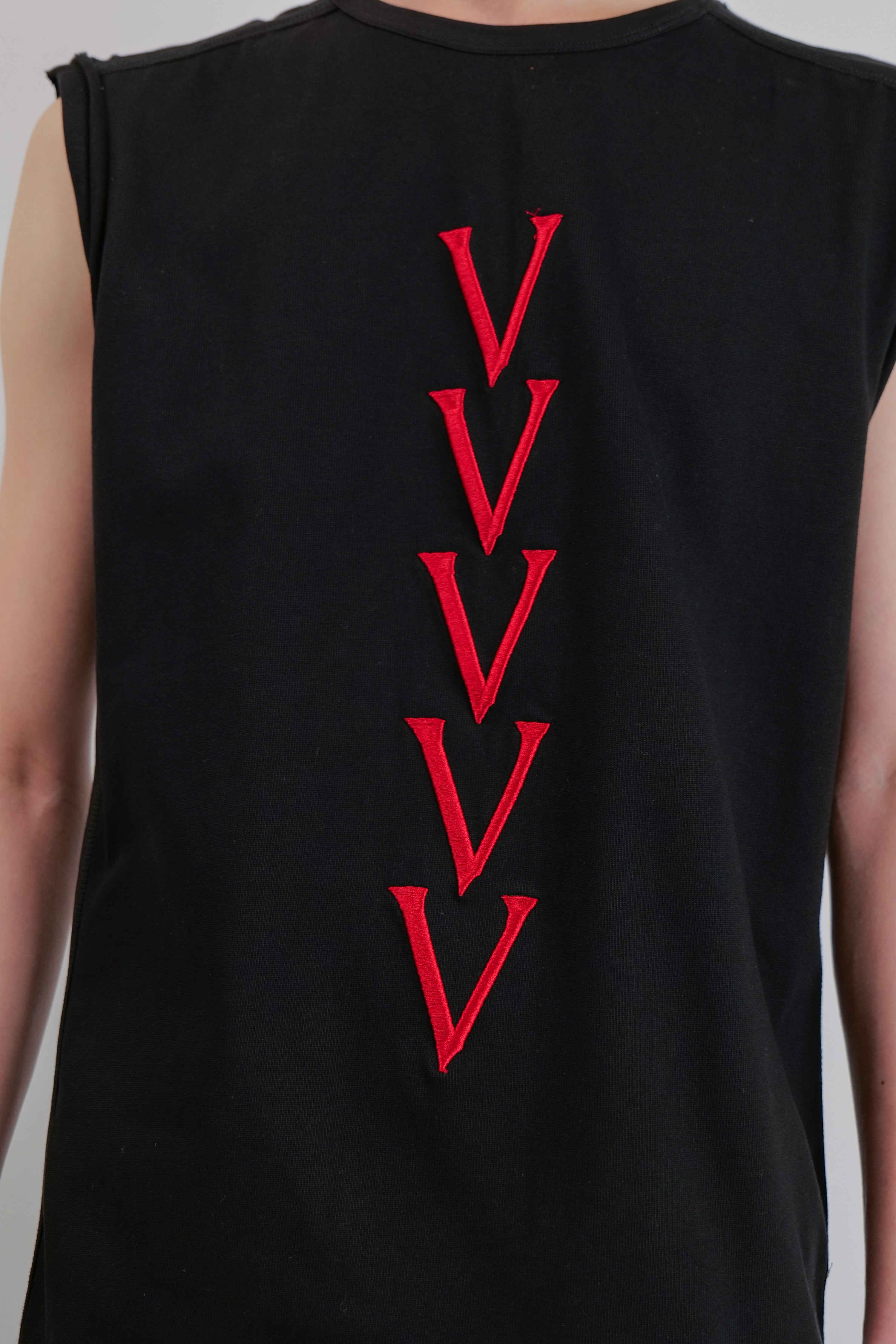 VVVVV EMBROIDERY TOP